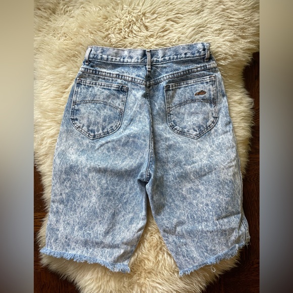 80s Chic brand Acid Washed Denim Bermuda Length shorts longline denim short - Picture 3 of 8